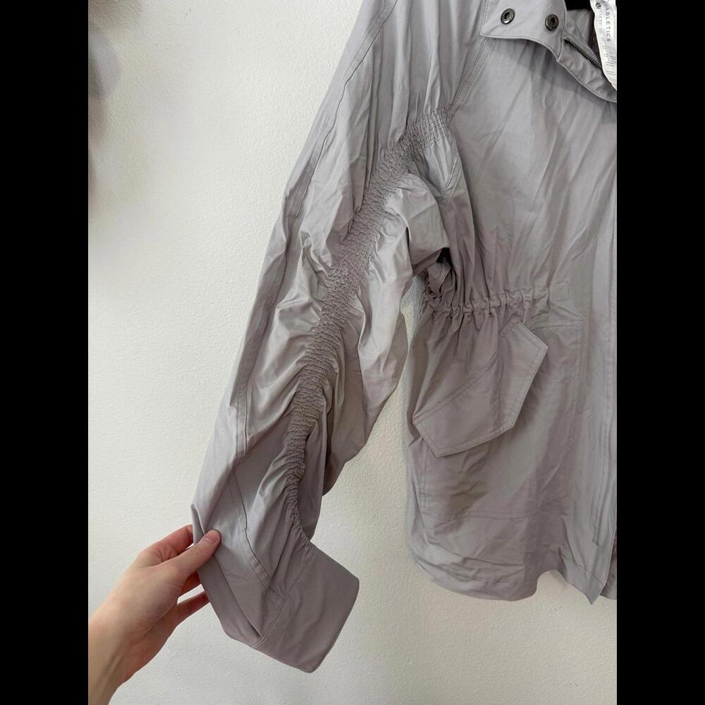 Fabletics Windbreaker Style Coat Size Large - image 3